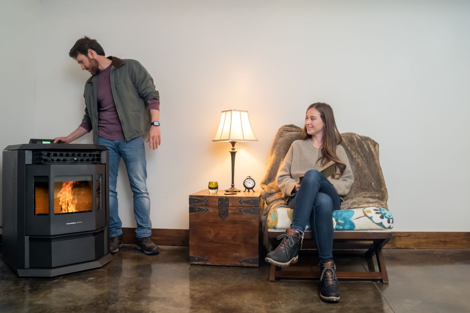 ComfortBilt HP22 pellet stove in Black — corner lifetsyle