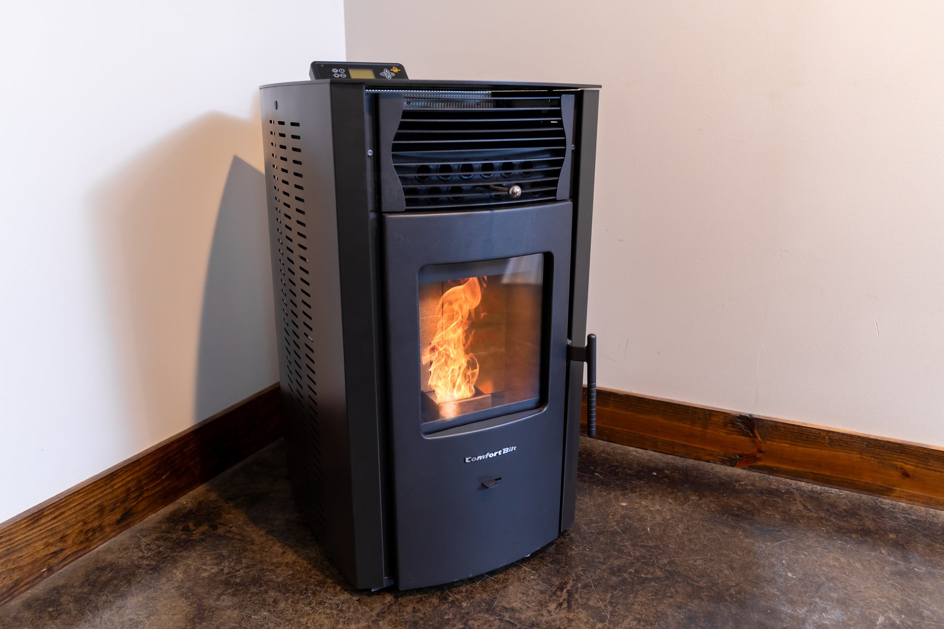 ComfortBilt HP50S pellet stove in Black — corner 2
